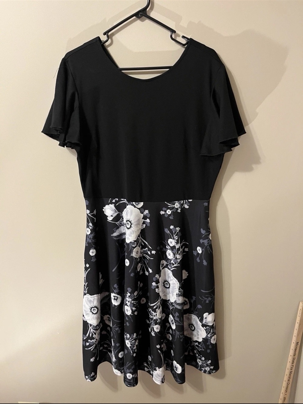 Black Floral Fit-and-Flare Midi Dress Women’s XL